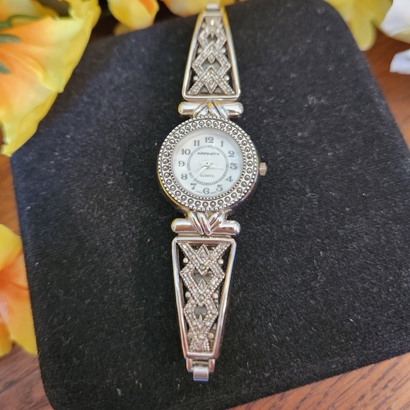 Affinity Quartz Japan Movement Watch.  New Battery.  SHOWSTOPPER.  BEAUTIFUL - Picture 1 of 8